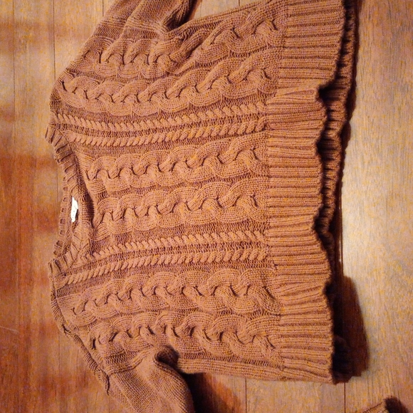 Sweater - Picture 1 of 1